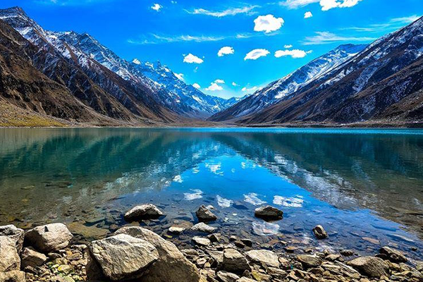 Naran Valley: Verdant Mountain Beauty