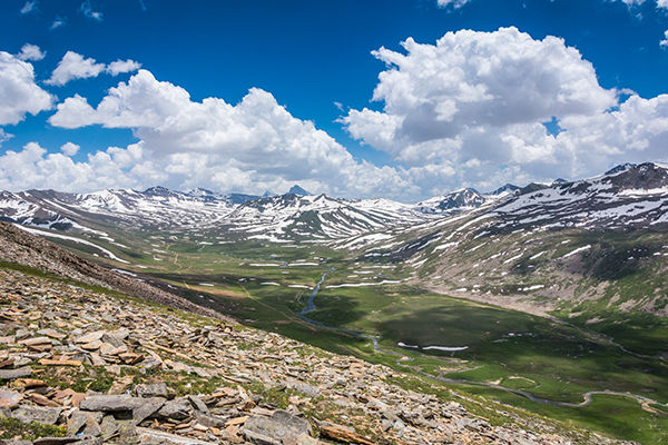 Naran Valley: Verdant Mountain Beauty