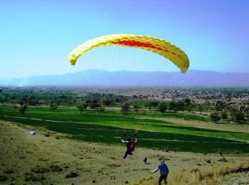 PARAGLIDING