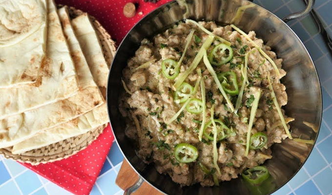 Chicken Karahi with 2 Rotis