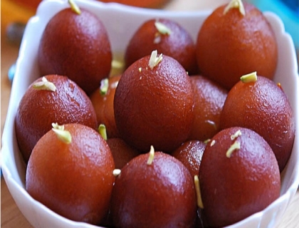 Gulab Jaman (2 pic)