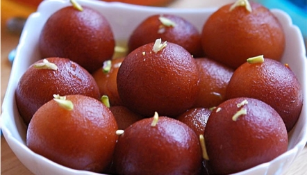 Gulab Jaman (2 pic)